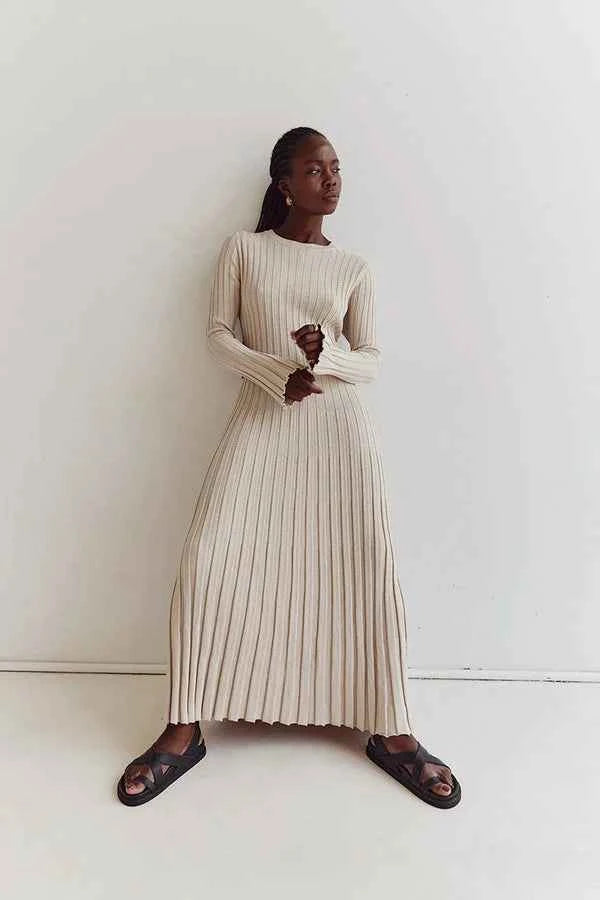 Cyra - Ethereal Lines Maxi Dress