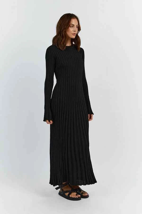 Cyra - Ethereal Lines Maxi Dress