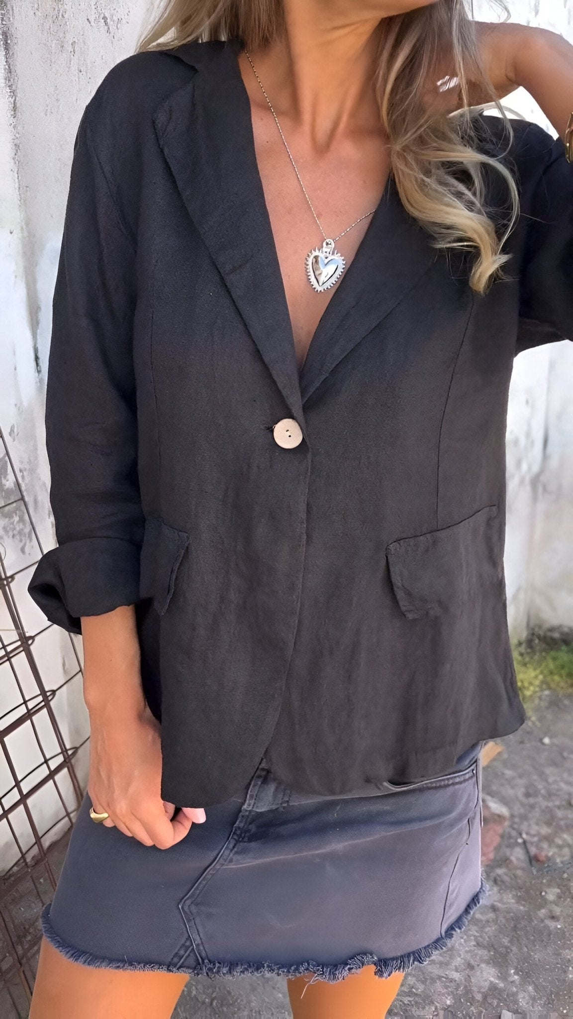 Black (Almost sold out) / 5XL